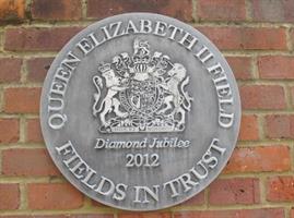 Plaque in Gadebridge Park which reads: "Queen Elizabeth 2 Field, Fields in Trust, Diamond Jubilee 2012"